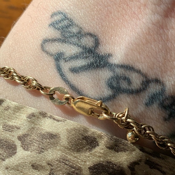 10K Solid Yellow Gold Twist Bracelet - Picture 6 of 6